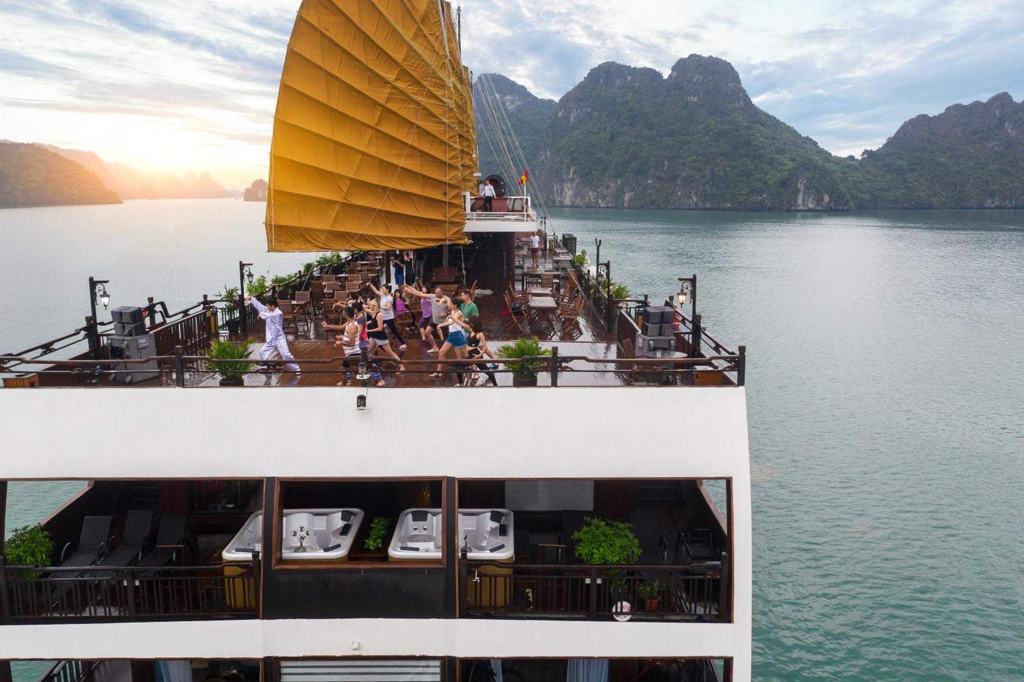 Hotel La Regina Legend Cruise Ha Long Exteriér fotografie